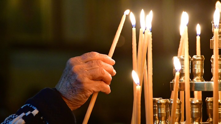 Αποτέλεσμα εικόνας για «Γιατί ανάβουμε κεριά στην Εκκλησία;»